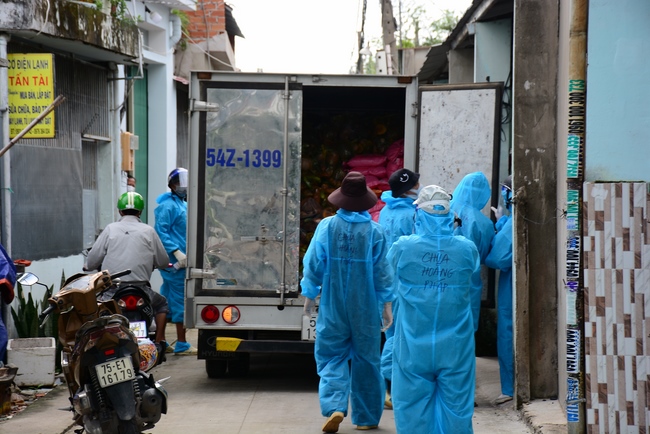 Chùa Hoằng Pháp: Tiếp tục hỗ trợ người dân khó khăn trong đại dịch Covid (đợt 8)